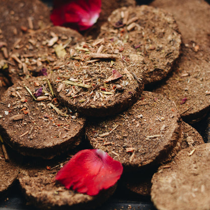 100 Pieces Desi Cow Dung Cakes