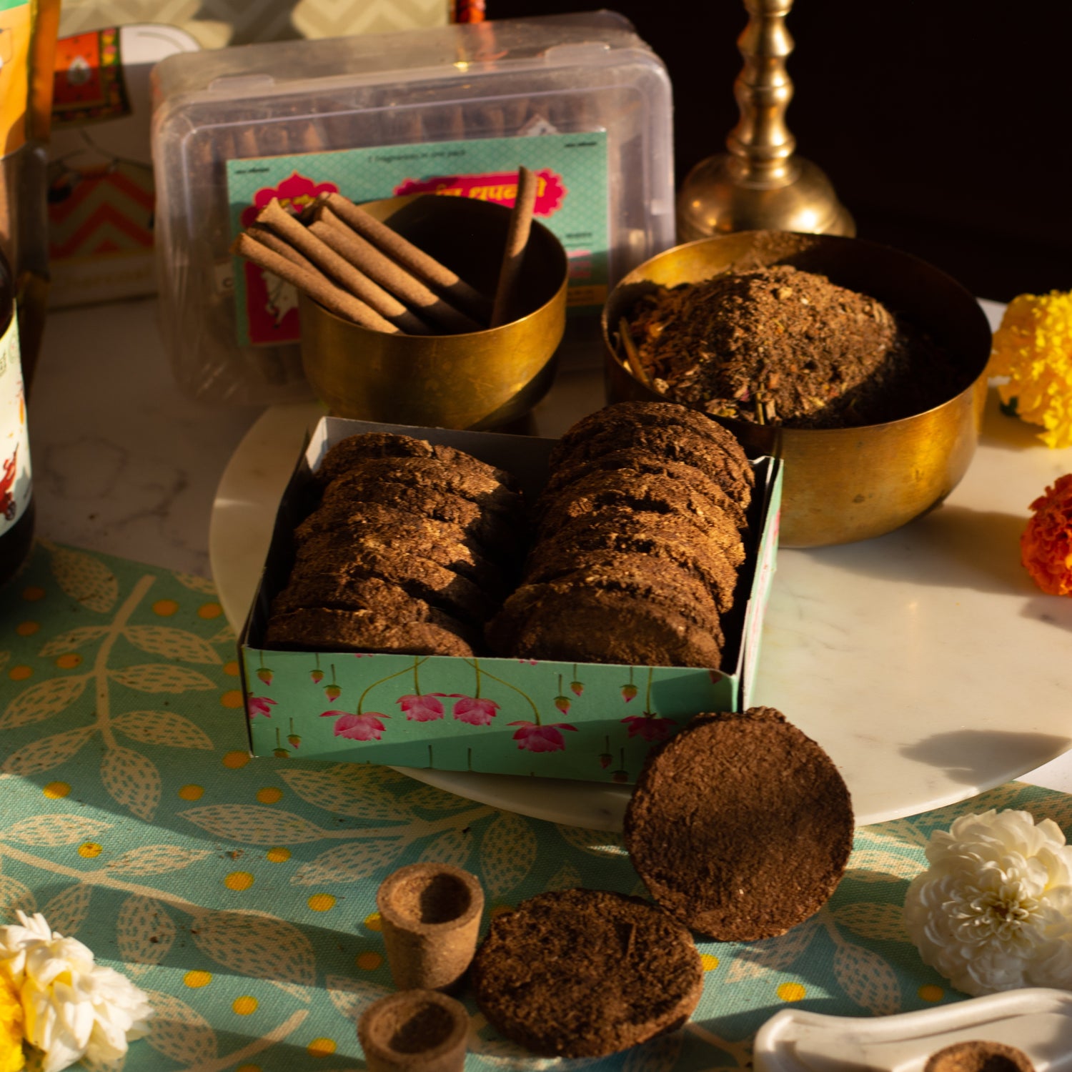 Cow Dung Product Box (Dung Cake, Dhoopbatti, Samagri &amp; Sambrani Cups)
